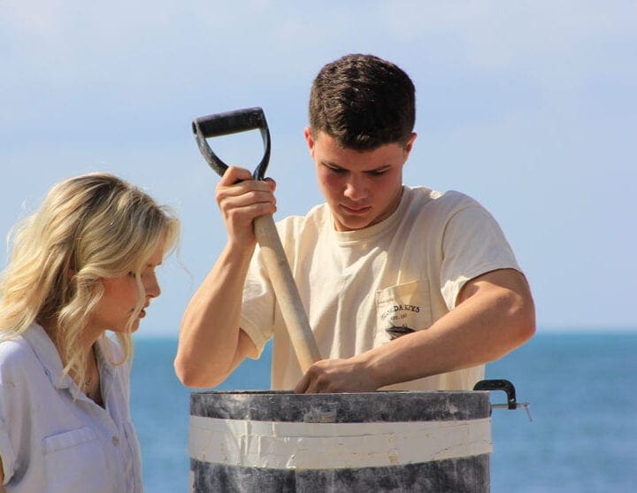 Bringing Up Bates Episode 1010