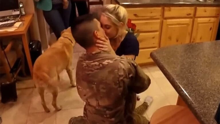 Veteran surprise reunion for Thanksgiving